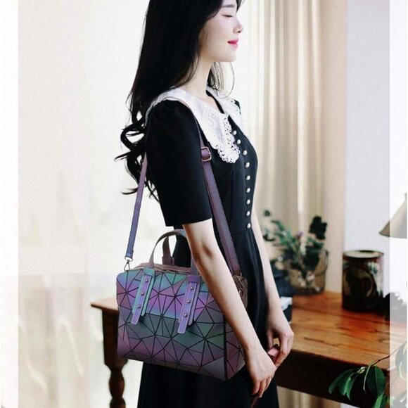Geometric Luminous Purses Handbags Holographic Crossbody Shoulder Bag - Picture 9 of 9
